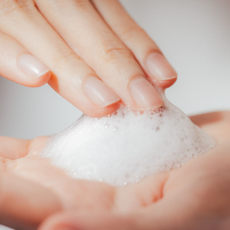 活萃洗面乳使用情境